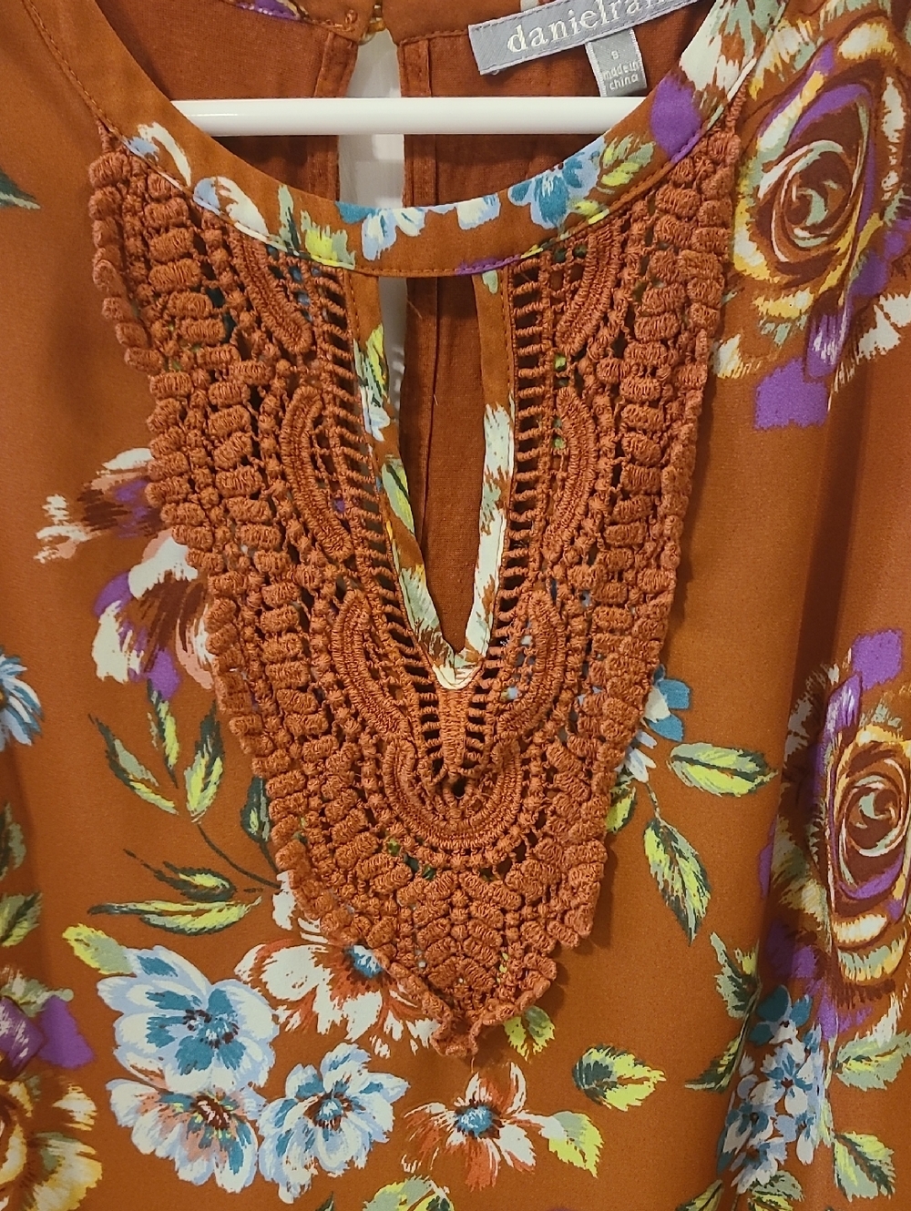 Daniel Rainn Quin Keyhole Crochet Blouse (Size Small) - Picture 8 of 10